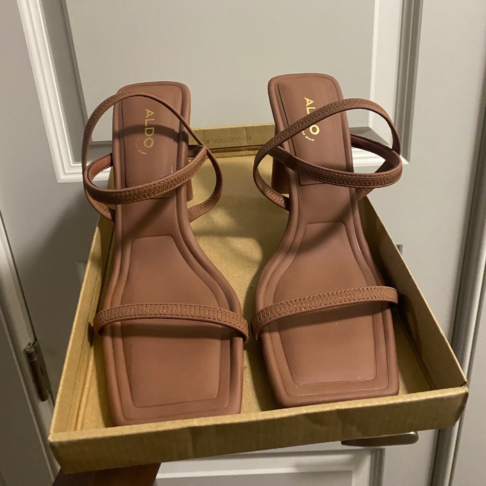 🟤 ALDO Pillowtalk Brown  Heels – Size 10